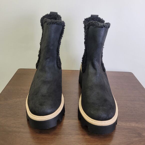 DV by Dolce Vita Vinny Chelsea Boot Womens Size 9 Black Faux Suede Lug Sole - Picture 3 of 13